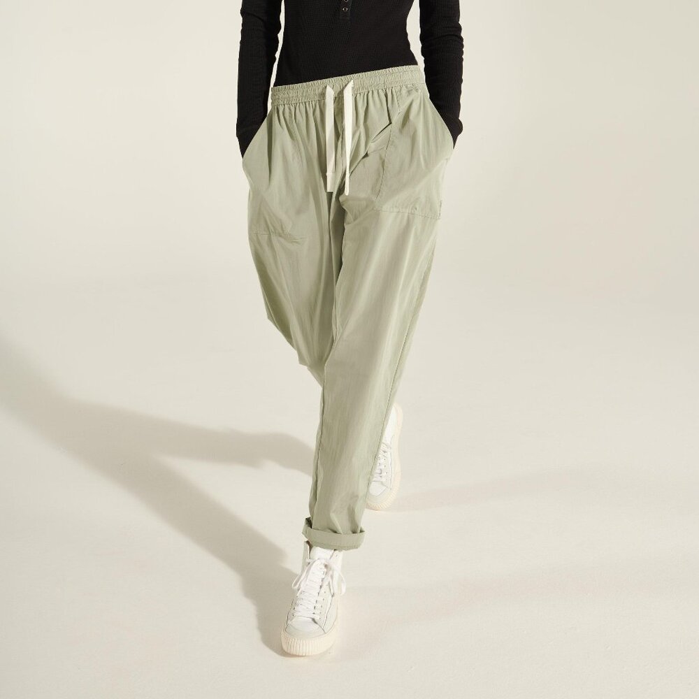 Sweaty Betty x Halle Berry Green Maia Woven Pants Size Medium